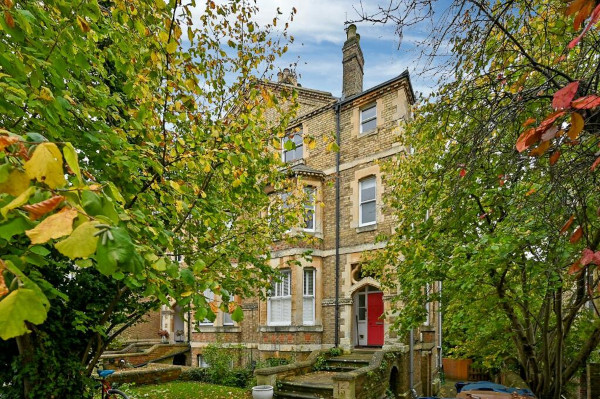 Image of Simon Maughan & Co accounting office in central Oxford where we serve small businesses and individuals